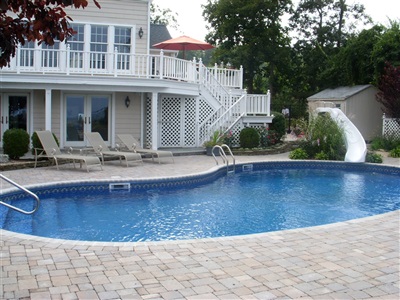 Elegant Pool Landscaping Designs